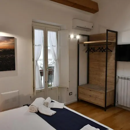 Ballarooms Centro Bed & Breakfast 4*