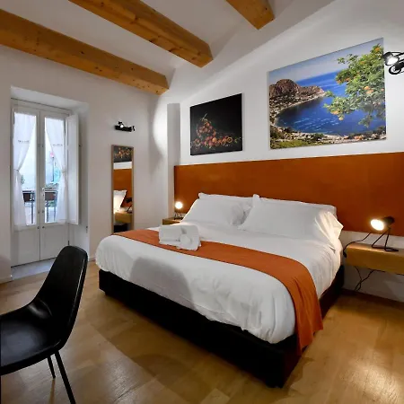 Oda ve Kahvaltı Ballarooms Centro 4*